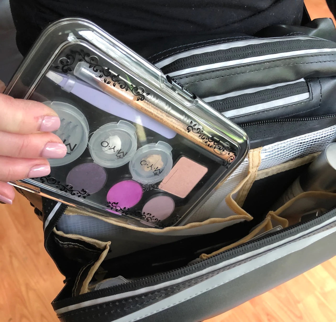 Travel Toiletry Gadget Bag Shaving Pouch Make-up Kit - Multipurpose Mi –